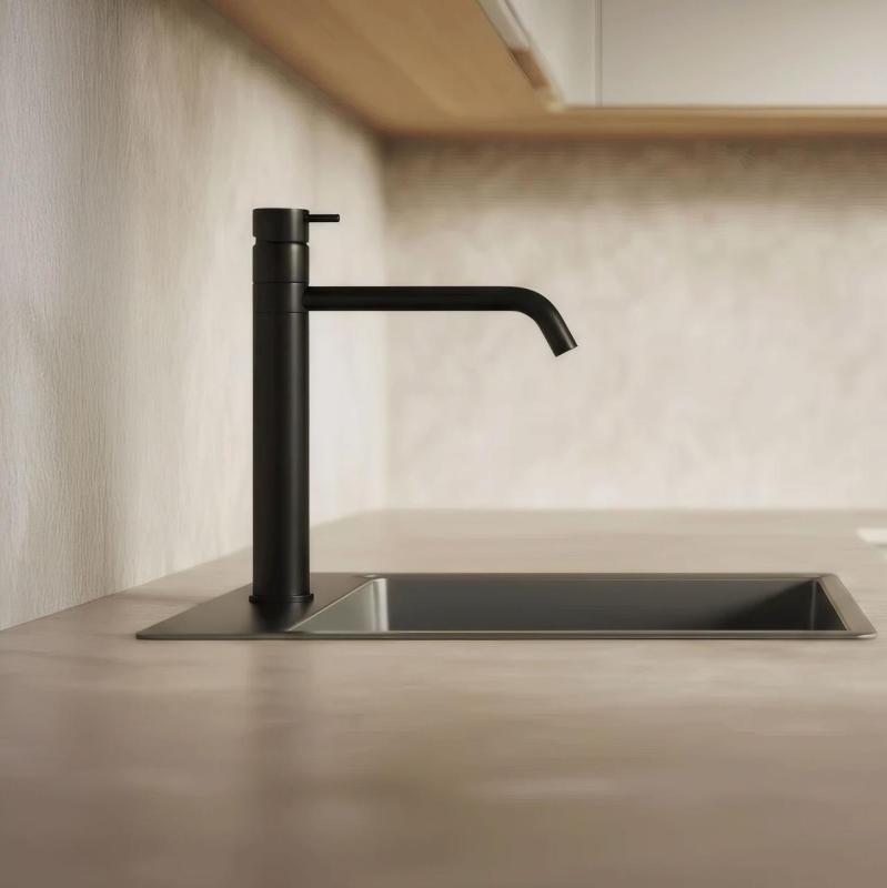 Waterevolution Flow кухненски миксер матово черно T150PR