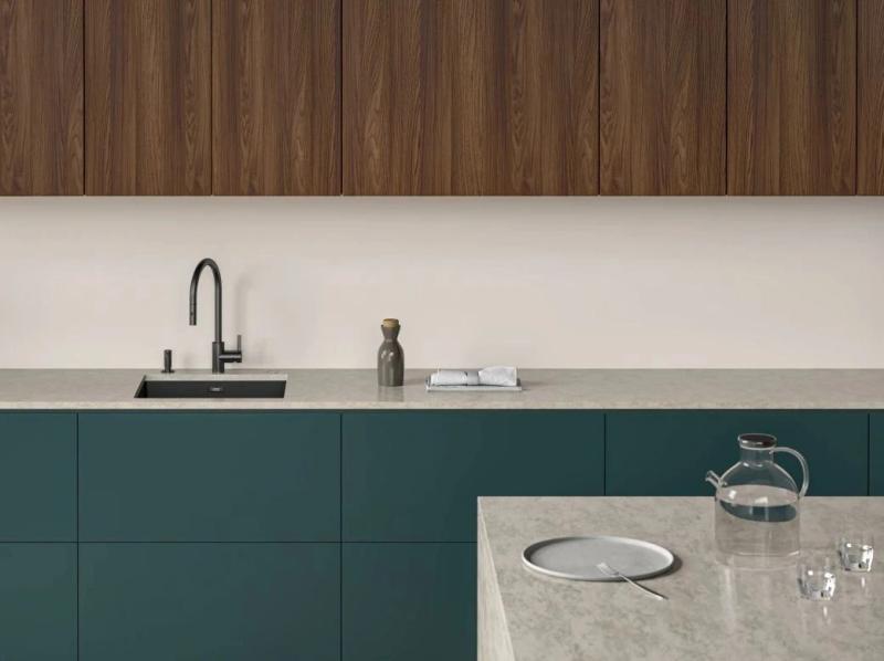 Franke Eos Neo Кухненски смесител с издърпваща се душ глава, черен мат 115.0613.671