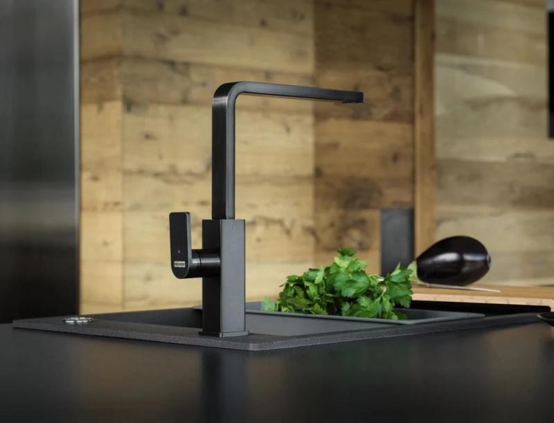 Franke Mythos Черна кухненска батерия  с въртящ се чучур 115.0550.441