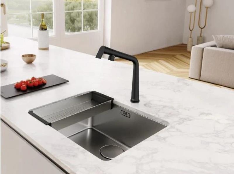 Franke Icon Кухненски смесител матово черен с въртящ се чучур 115.0625.187