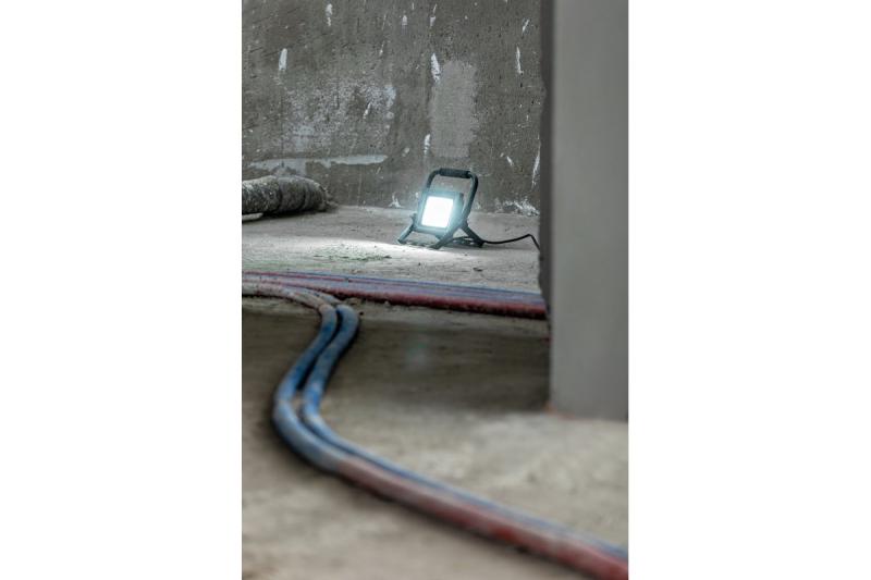 LED прожектор iNEXT (преносим) 30W 2400lm, PF>0,9, RA>80, IP65, 120°, 6400K, черно тяло 1208962861