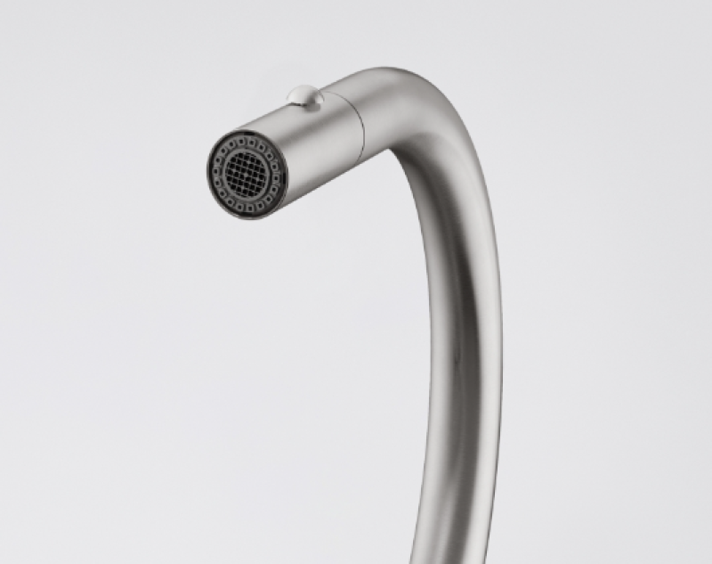 Кухненски смесител Franke Mythos Masterpiece от неръждаема стомана с J-образен чучур и издърпващ се накрайник - 115.0711.554