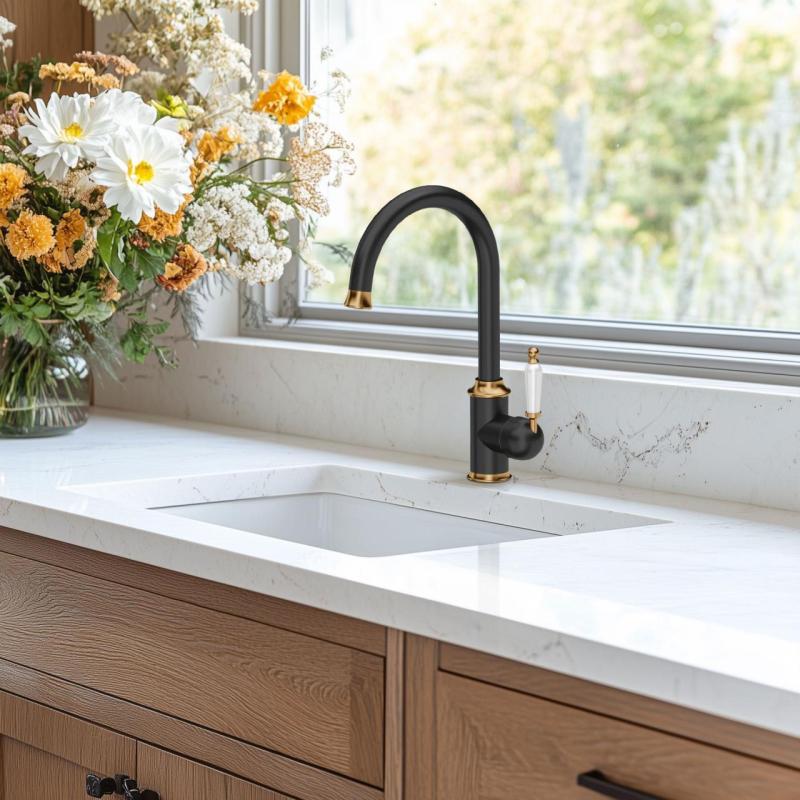 Quadri Worksop Класически Носталгичен Черен с PVD Златно Покритие Кухненски Смесител с Керамична Дръжка 1208967725