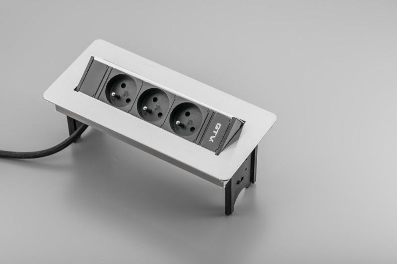 Удължител за бюро без касета, тройна контактна кутия със заземяване, 1,5 м захранващ кабел с щепсел, неръждаема стомана.