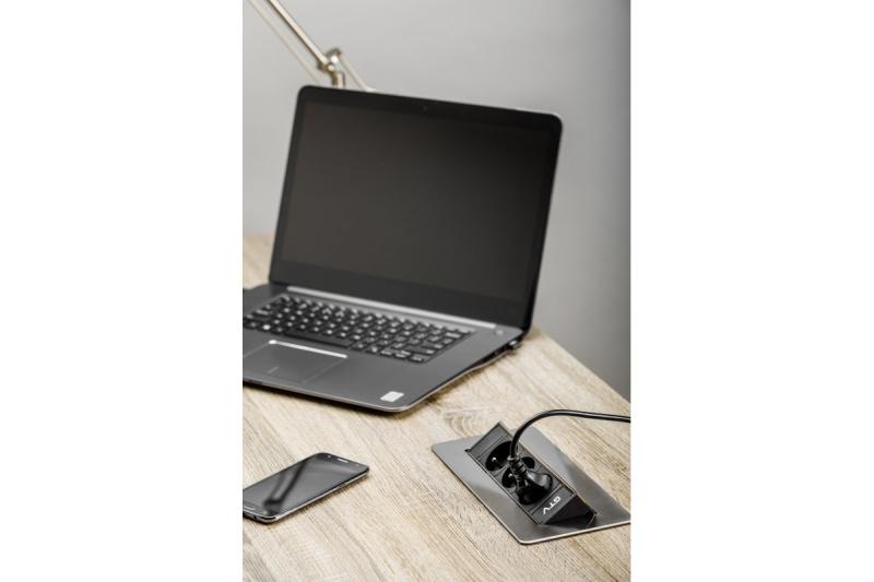 Удължител за бюро без касета, тройна контактна кутия със заземяване, 1,5 м захранващ кабел с щепсел, неръждаема стомана.