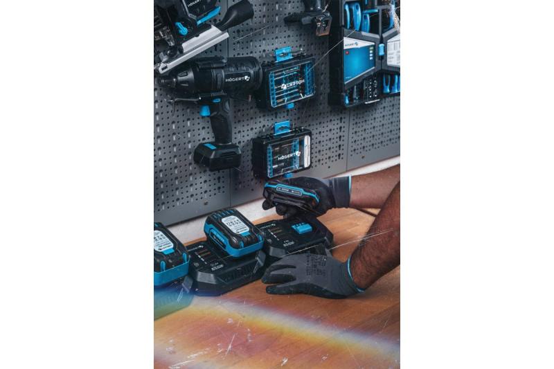 HÖGERT зарядно устройство за батерии 4A 18V