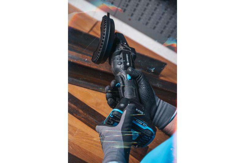 HÖGERT Диск шлайфмашина без кабел с лостов превключвател, 125MM, 18V, комплект с батерия, зарядно устройство, аксесоари.