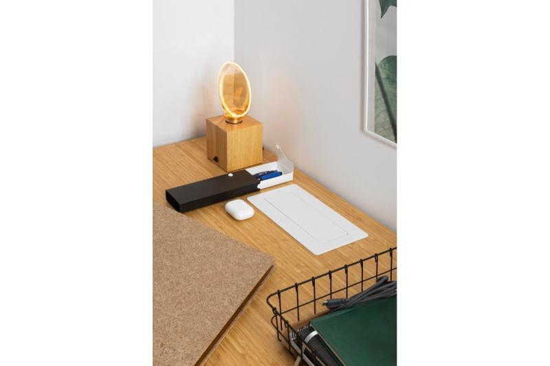 Мек изтеглящ се модул за контакти.