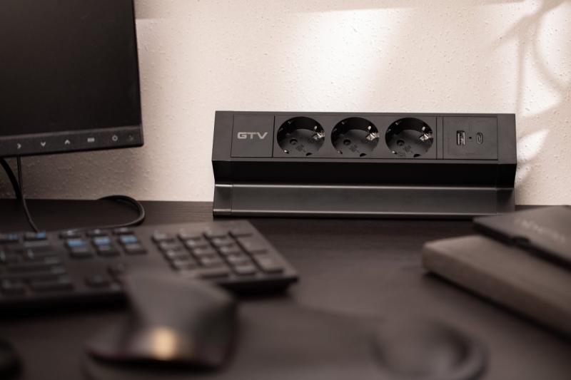 Мебелен контакт BASCO, 3xSHUKO, USB A+C, кабел 1.5 м, черен