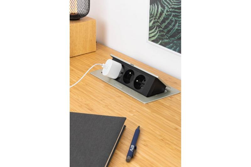 SOFT изтеглящ се контактен блок, захранващ кабел 1,5 м