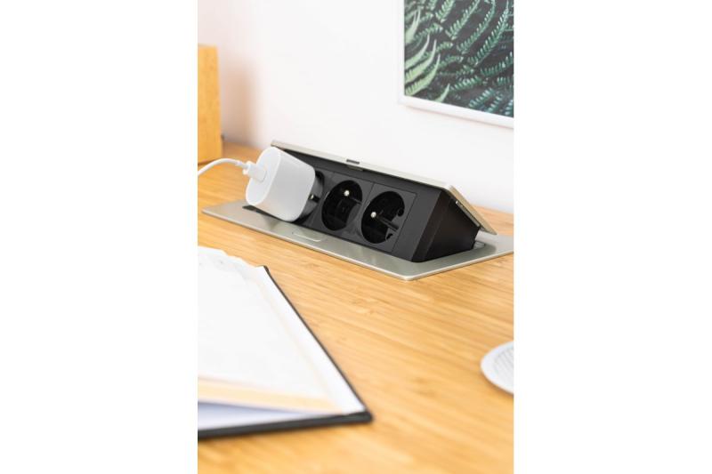 SOFT изтеглящ се контактен блок, захранващ кабел 1,5 м