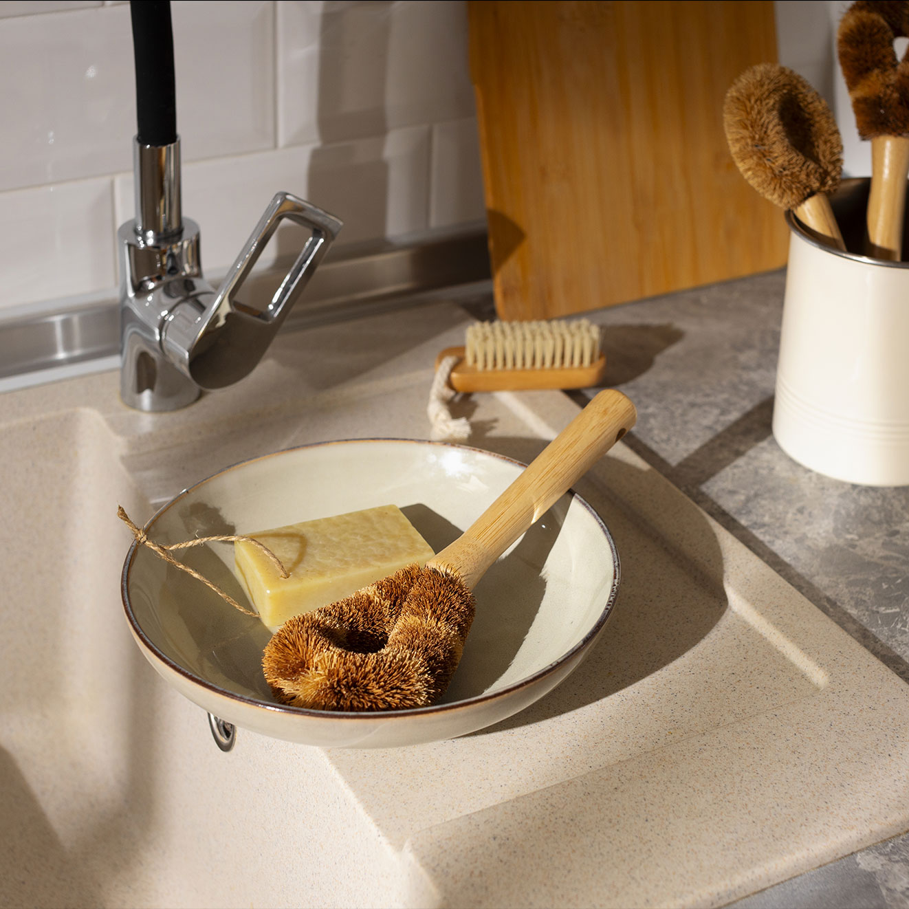 Ето как да запазите вашата биокомпозитна мивка красива и блестяща години наред